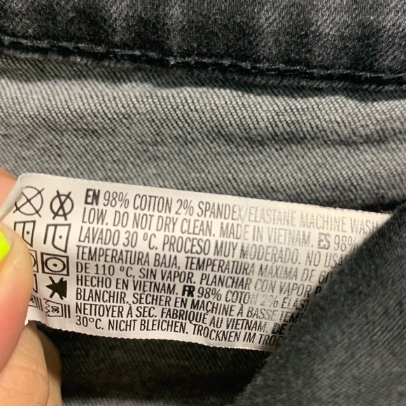 Forever 21 Black Denim Distressed Shorts - Picture 5 of 5